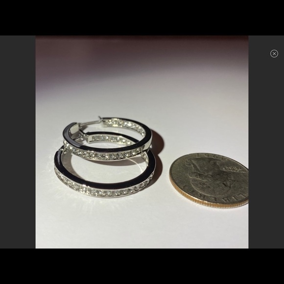 New 🎁 Swarovski Hoop Earrings - Picture 6 of 6